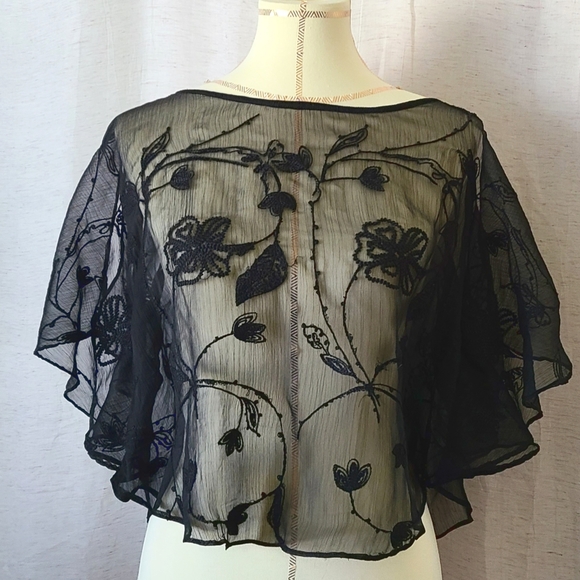 Formal Women Black Shawl/ Black Lace Capelet/ Flower design Size Medium - Picture 1 of 4